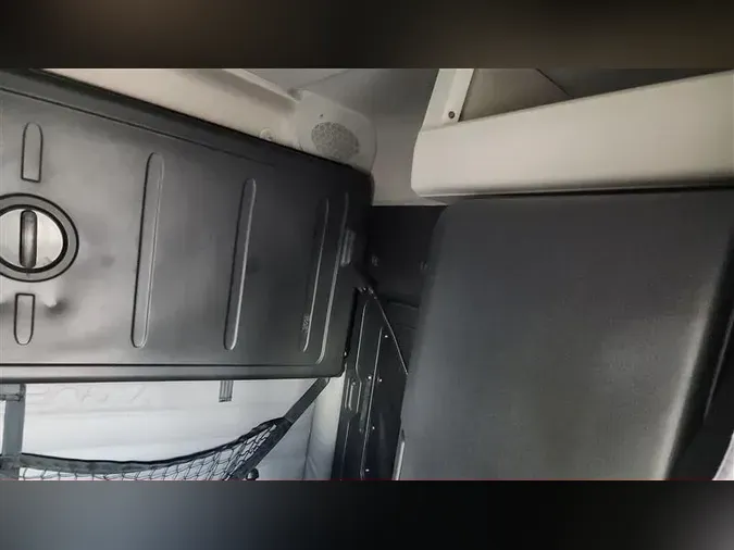 2019 FREIGHTLINER CA126
