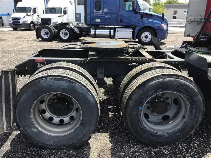 2007 VOLVO VNL670