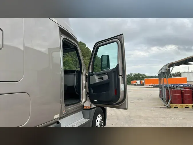 2022 Freightliner Cascadia