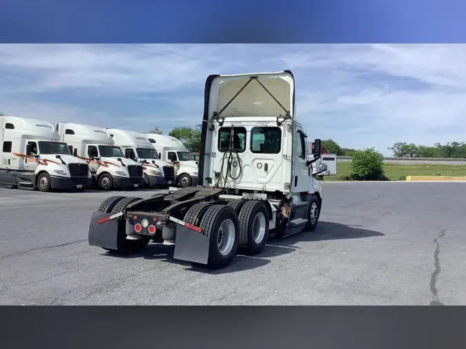 2021 Freightliner Cascadia 126c9c080c5887d2d47a235a27c01f0e412
