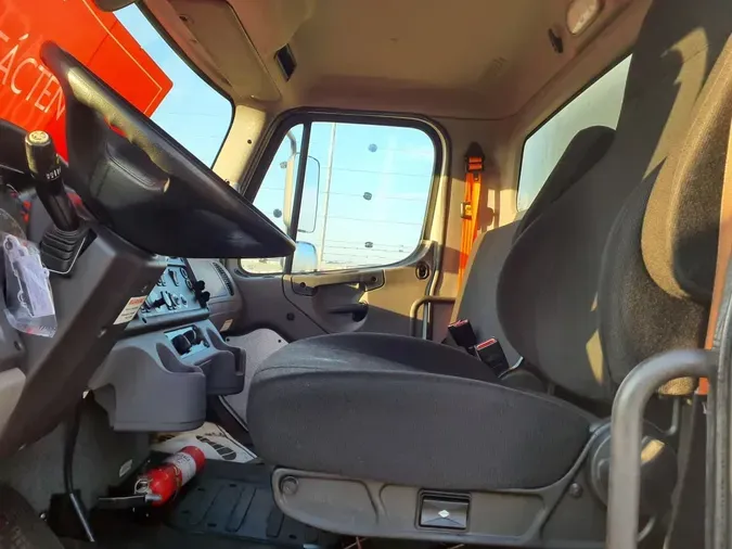 2020 FREIGHTLINER M2 106