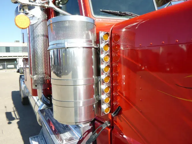 2019 Peterbilt 389
