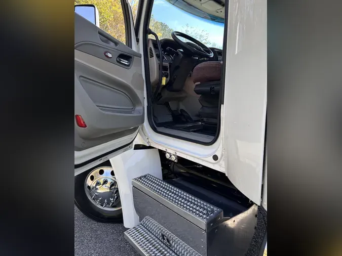 2022 Peterbilt 579c9c4f413956a9601eb18dbe73e7c3af8