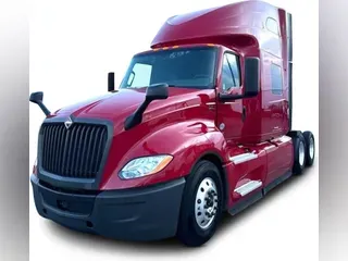 2022 International LT625