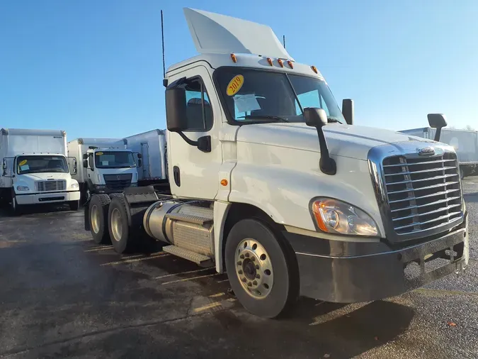 2019 FREIGHTLINER/MERCEDES CASCADIA 125