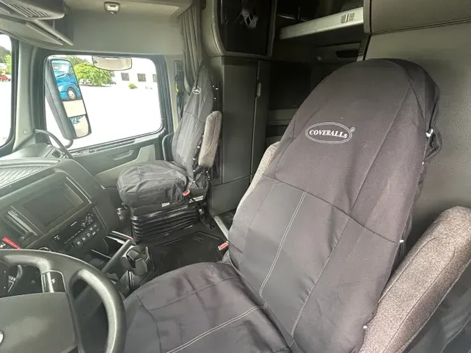 2021 Volvo VNL 860