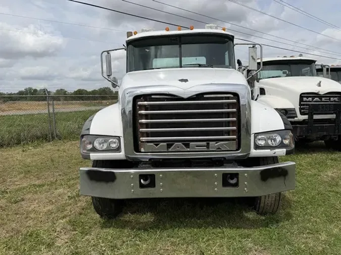 2008 MACK GRANITE GU813