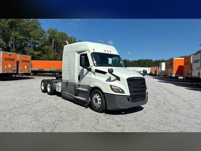 2021 Freightliner Cascadia 126c9d037eea830d4a1fe866622292a19d1