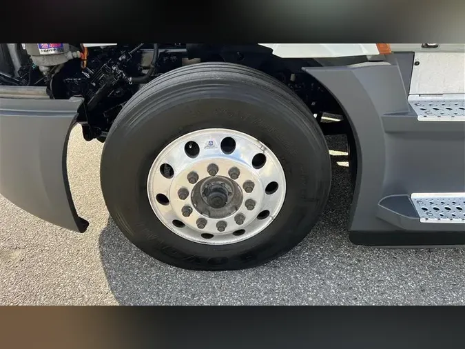 2021 FREIGHTLINER CA126