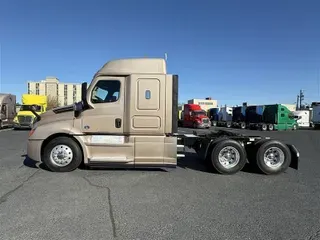 2019 FREIGHTLINER CA116