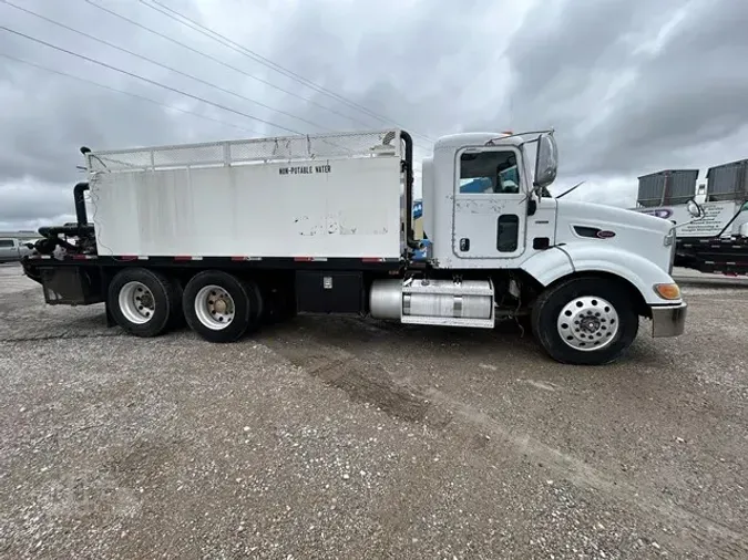 2010 PETERBILT 384