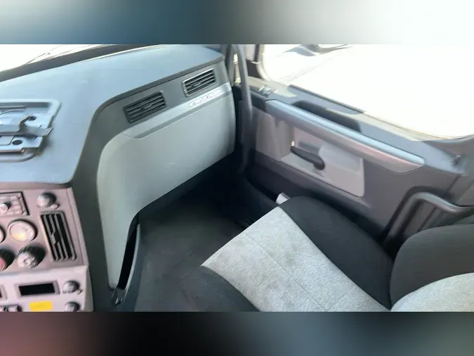 2020 Freightliner Cascadia 126