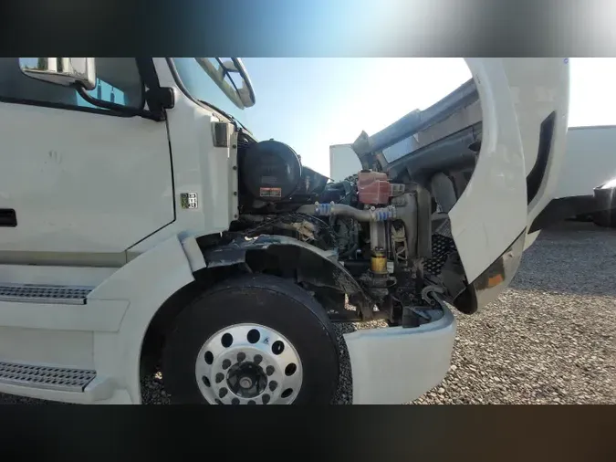 2018 Volvo VNL300
