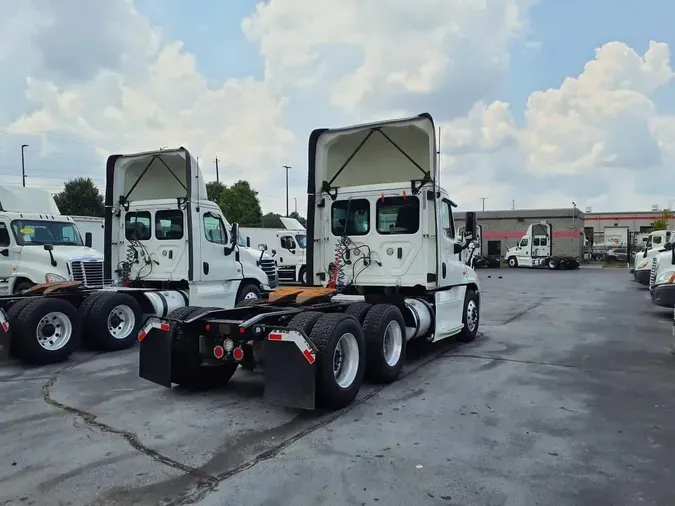 2019 FREIGHTLINER/MERCEDES CASCADIA 125