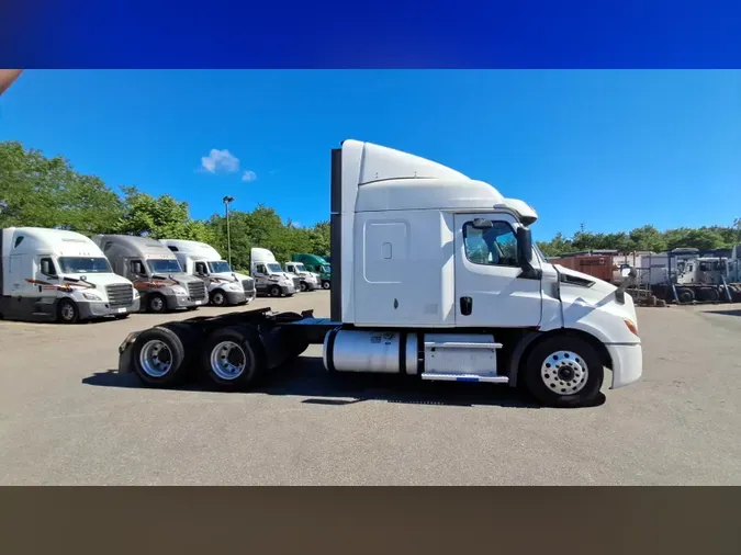 2019 Freightliner Cascadia 126