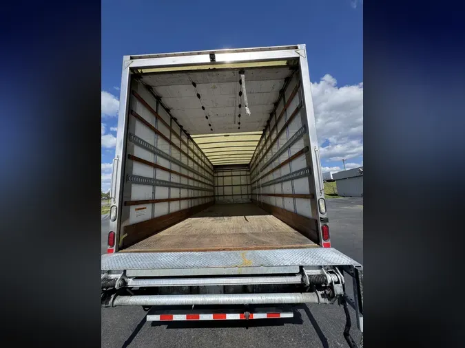 2018 Freightliner Business Class M2 106