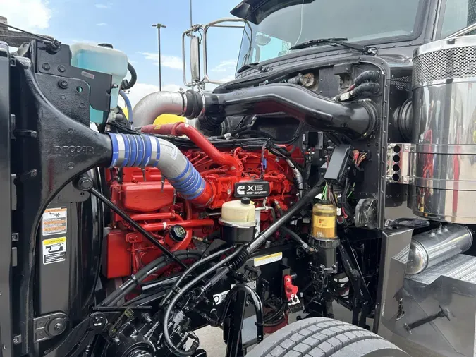 2020 Peterbilt 389