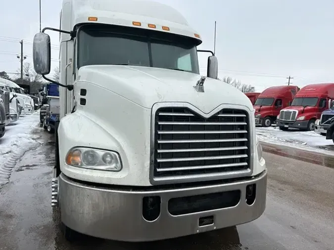 2011 MACK PINNACLE CXU613