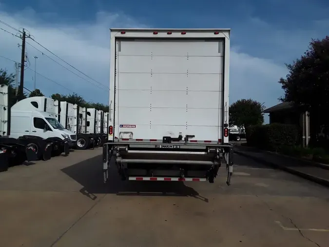 2019 FREIGHTLINER M2 106