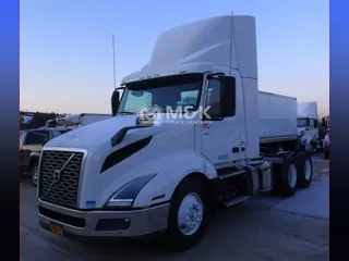 2020 VOLVO VNL64T300