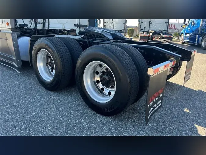 2021 FREIGHTLINER CA126