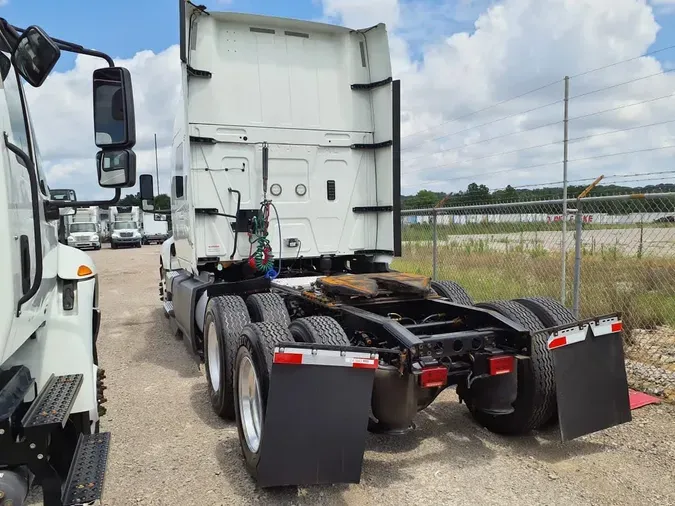 2020 NAVISTAR INTERNATIONAL LT625 SLPR CAB