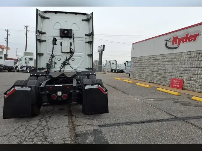 2020 FREIGHTLINER/MERCEDES CASCADIA 125c9f006e61359af5bb2f657dd4e4d892b