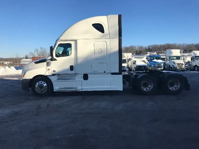 2019 Freightliner T12664ST