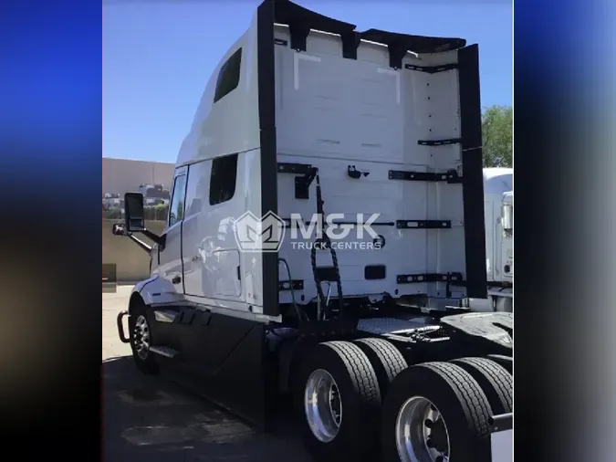 2025 VOLVO VNL64T860