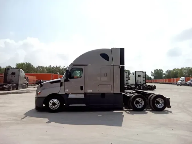 2022 Freightliner Cascadia 126