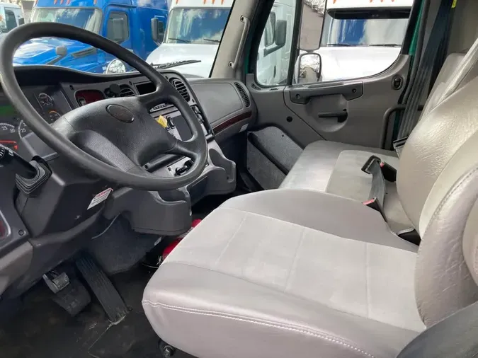 2020 FREIGHTLINER/MERCEDES M2 106