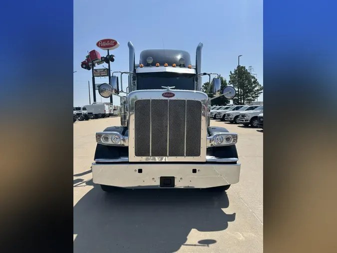 2022 Peterbilt 389