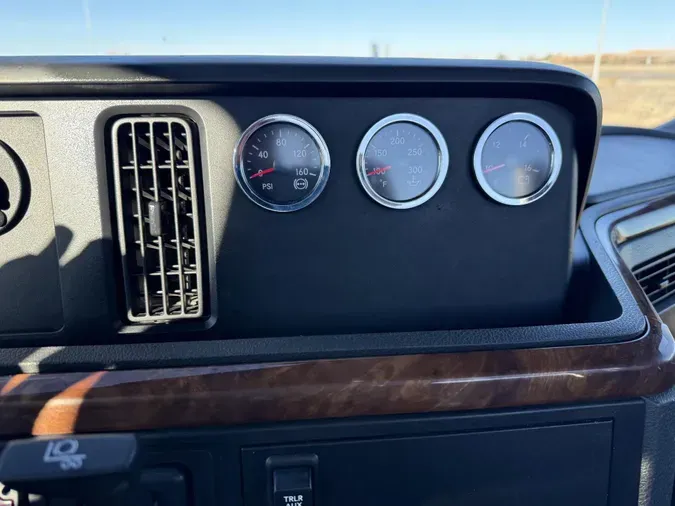 2020 International LT625