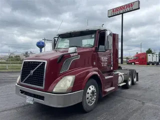 2015 VOLVO VNL300