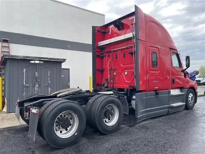 2022 FREIGHTLINER CA126