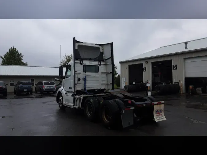2019 Volvo VNL300