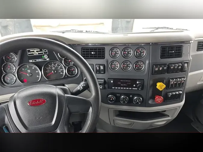2021 PETERBILT 579