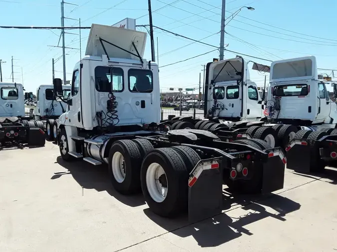 2016 FREIGHTLINER CASCADIA 125