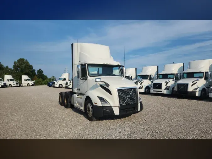 2019 Volvo VNL300ca14b24581dfea1a79b111cbfd457e5d
