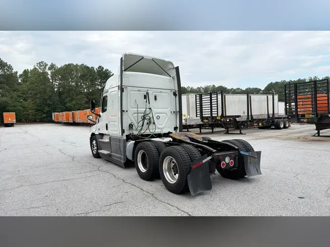 2022 Freightliner Cascadia 126ca1a8fb0cc5d333f4ac0a9619617011a