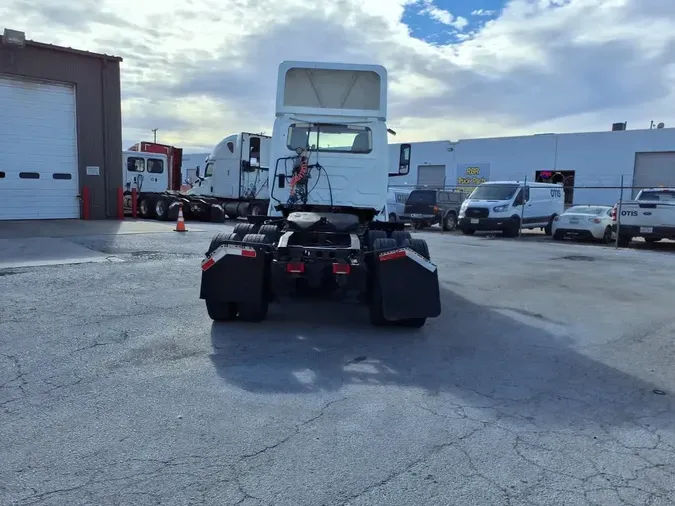 2019 NAVISTAR INTERNATIONAL LT625 DAYCAB T/A