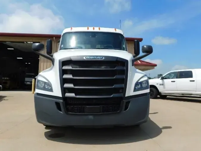 2019 Freightliner Cascadia 126 Day Cab