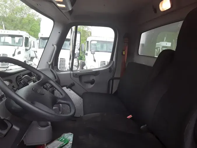 2018 FREIGHTLINER M2 106