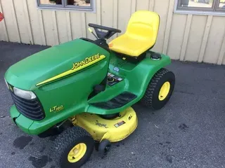 2004 John Deere LT160
