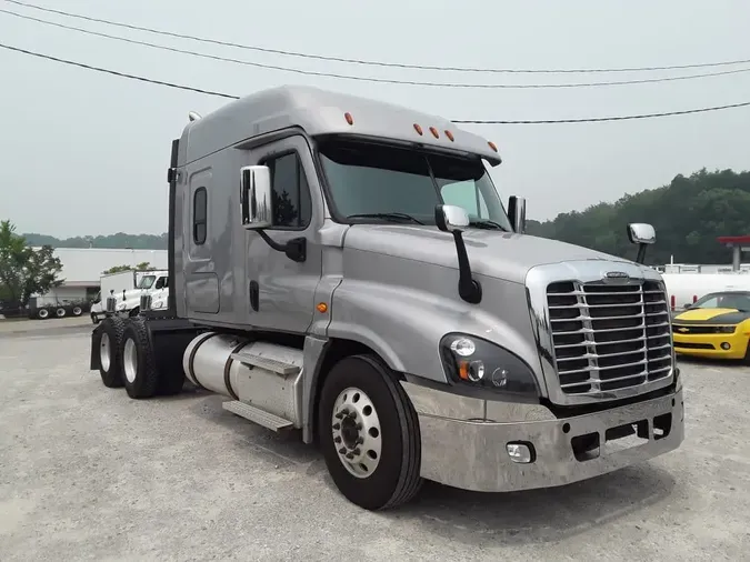 2018 FREIGHTLINER/MERCEDES CASCADIA 125