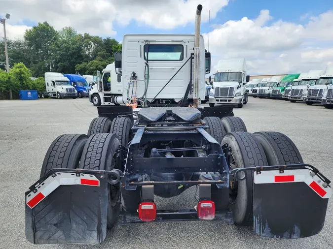 2019 VOLVO VNL64TRACTOR