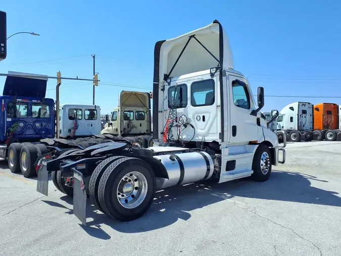 2020 FREIGHTLINER NEW CASCADIA 116