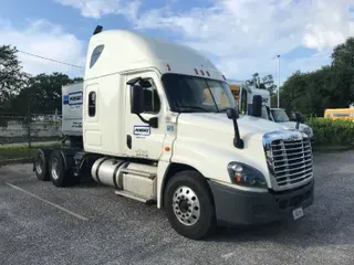 2017 FREIGHTLINER X12564ST