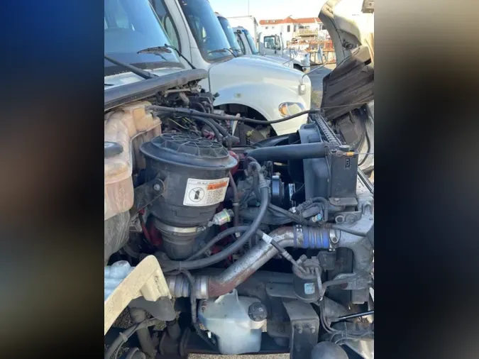 2017 FREIGHTLINER/MERCEDES M2 106