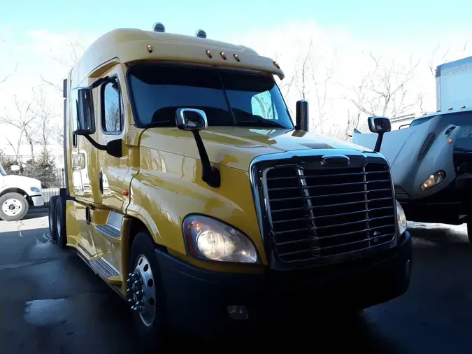 2020 FREIGHTLINER/MERCEDES CASCADIA 125